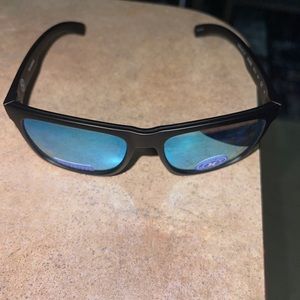 NEW HURLEY schoolers men’s sunglasses Black and Blue without tags no case.